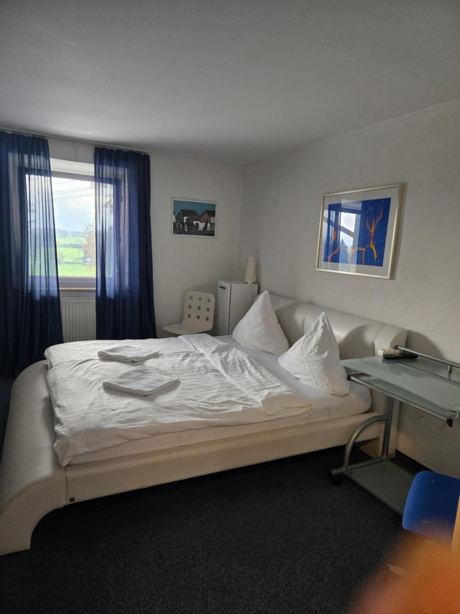 Hotel Wald Cafe Simbach am Inn Exterior foto